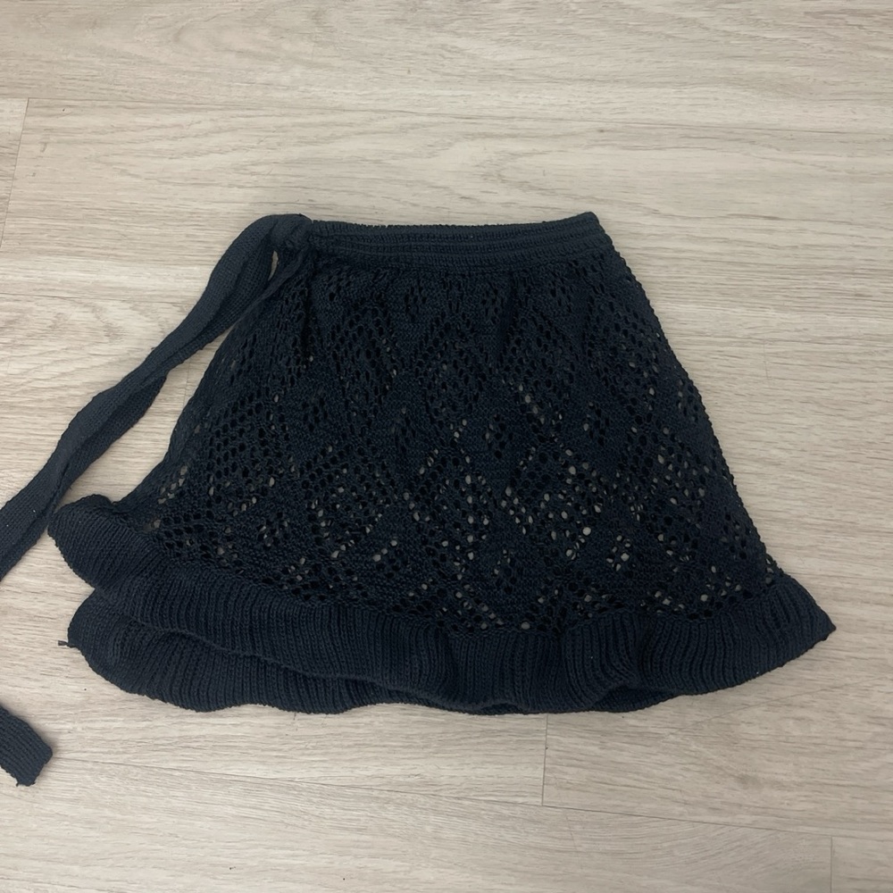 Crochet Mini Ruffle Skirt - Picture 4 of 5